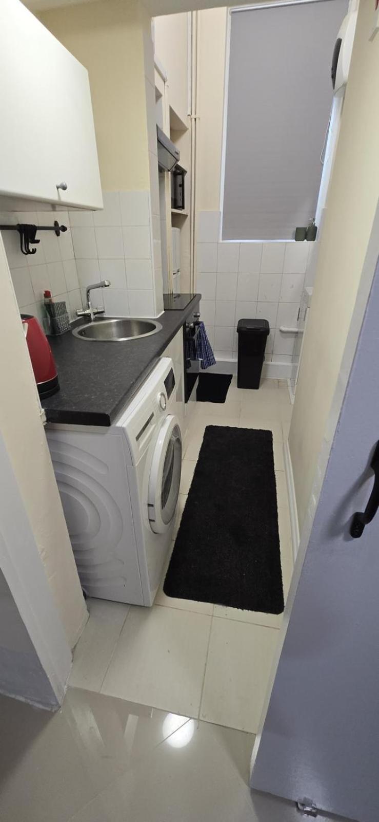 Shanti House Enfield Extérieur photo