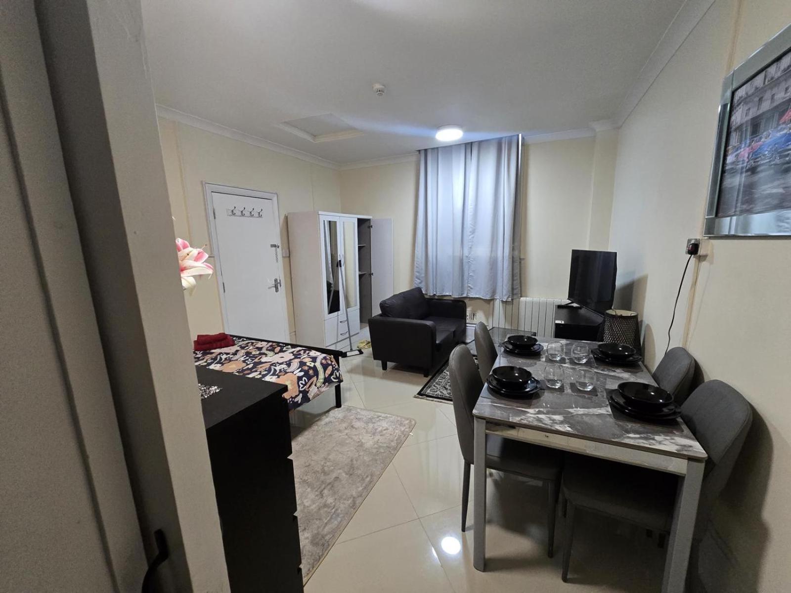 Shanti House Enfield Extérieur photo