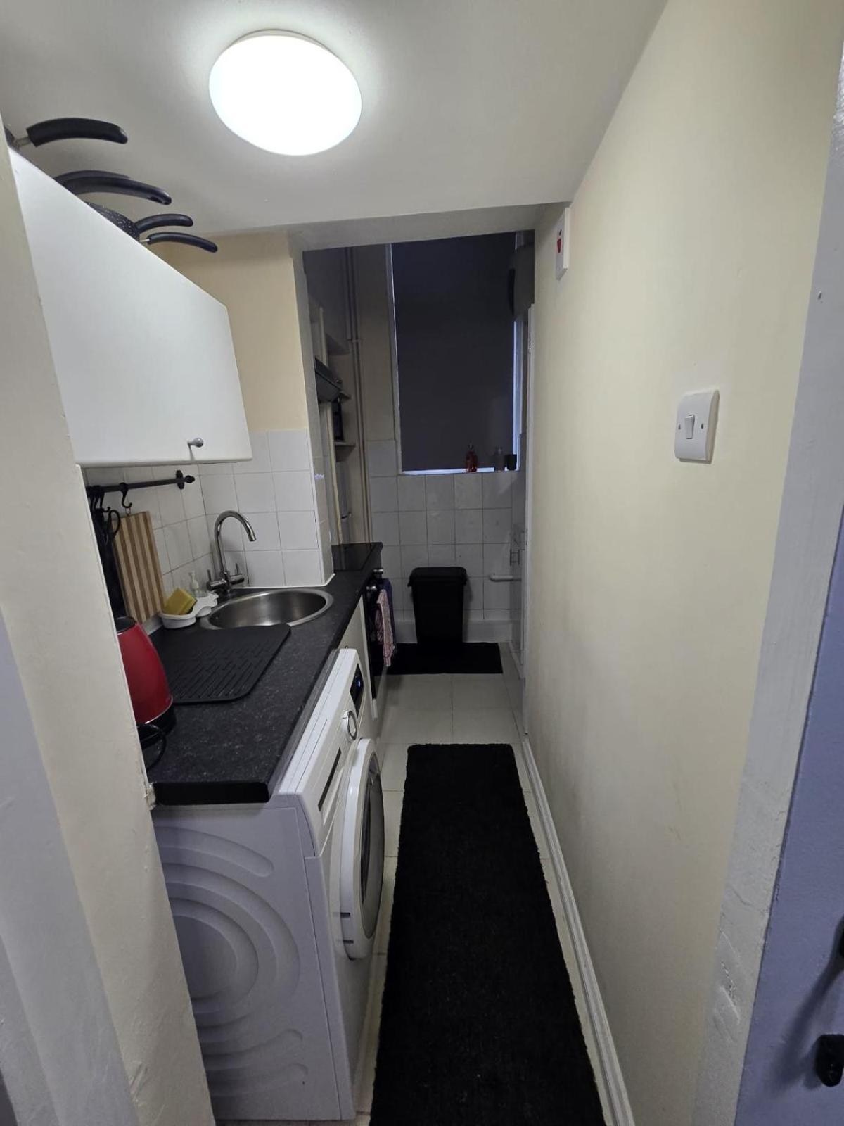 Shanti House Enfield Extérieur photo